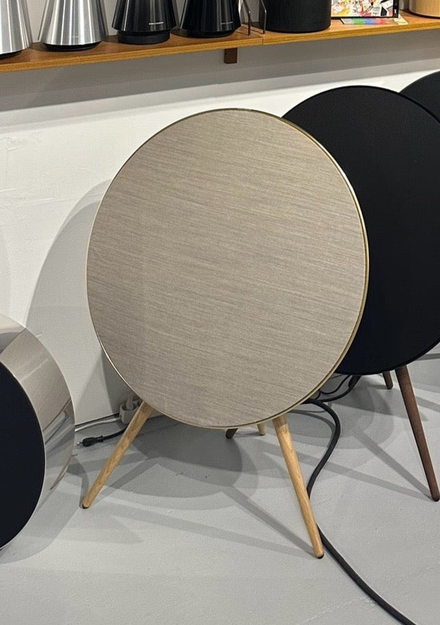 BEOsound A9 5th gen. Gold Tone – BEOSTÆREN