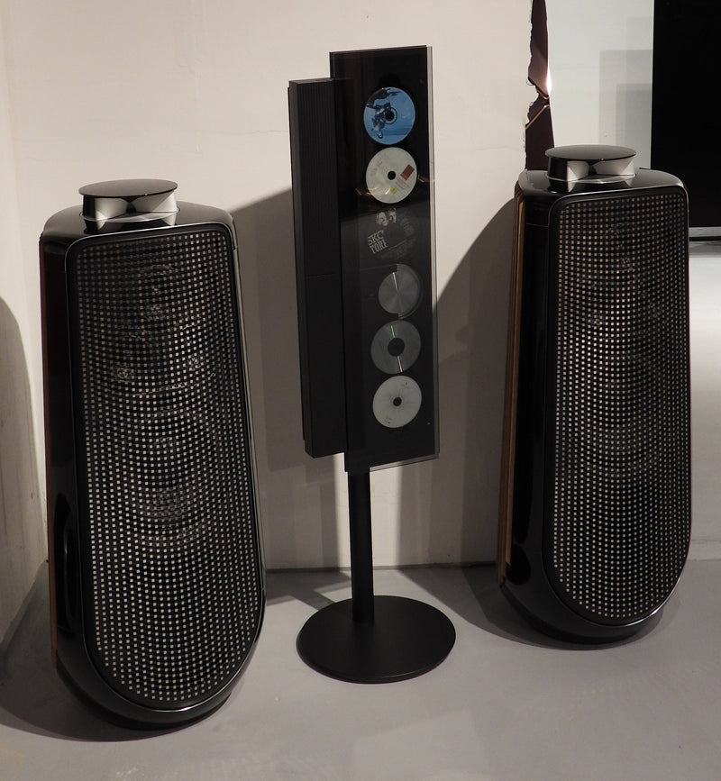 👽 BEOsound 9000: The Alien Among Us