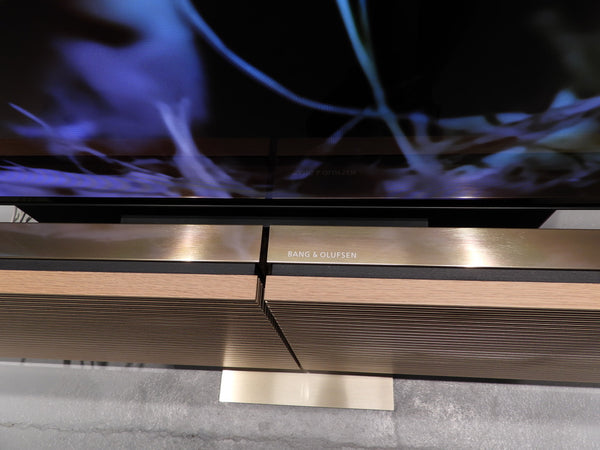 BEOvision Harmony 77" GoldTone Ligth Oak