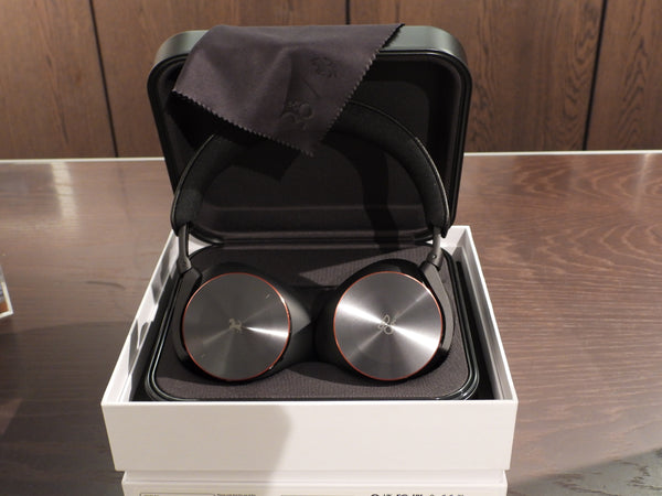 BEOplay H95 Red Ferrari Edition