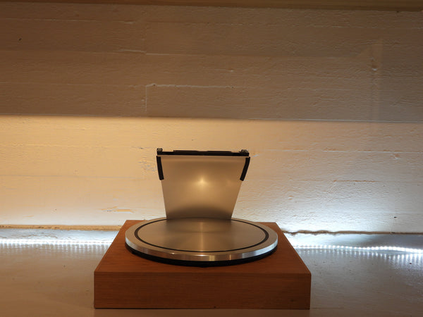 BEOsound Theatre Motorised Floor stand Silver - Black Anthracite - Gold Tone