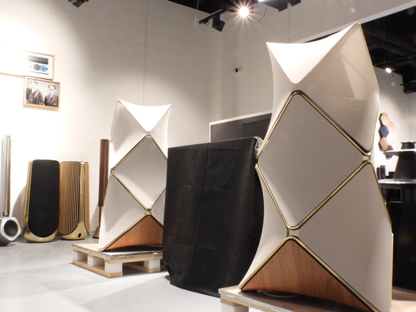 BEOlab 90 Gold Tone / Sand