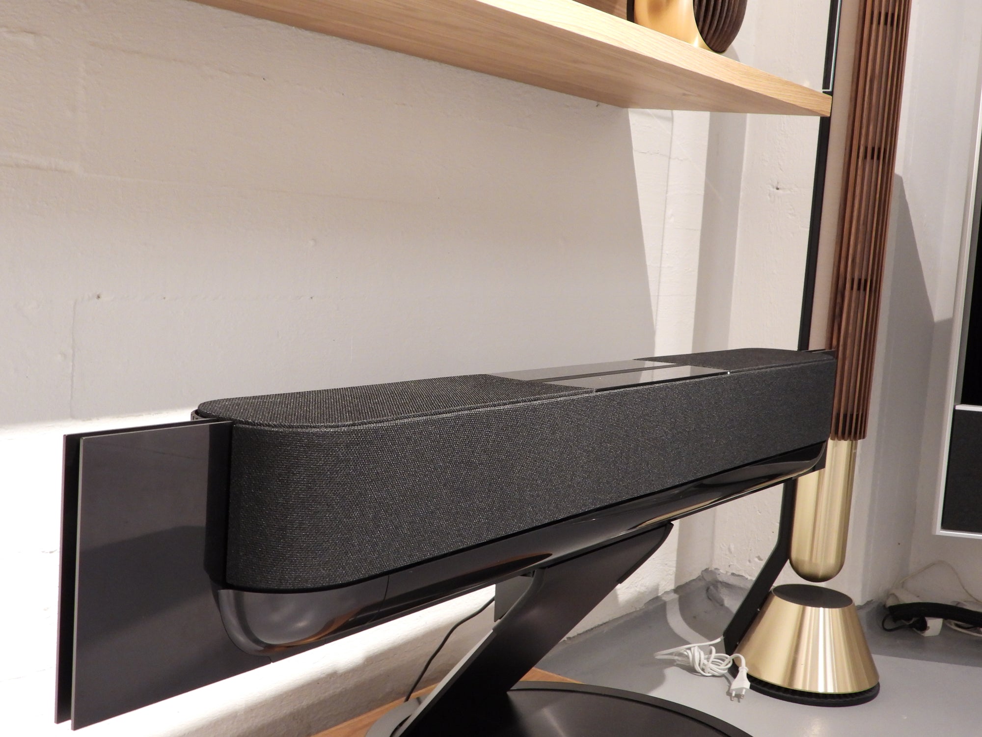 BEOsound Theatre anthracite / dark oak – BEOSTÆREN