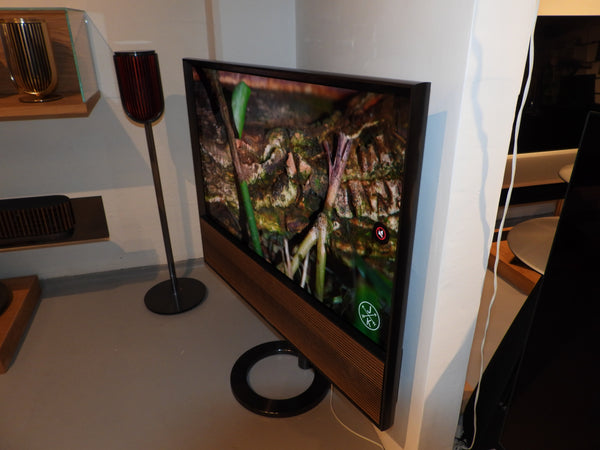 Beovision Contour 48" Black Anthracite & Smoked Oak