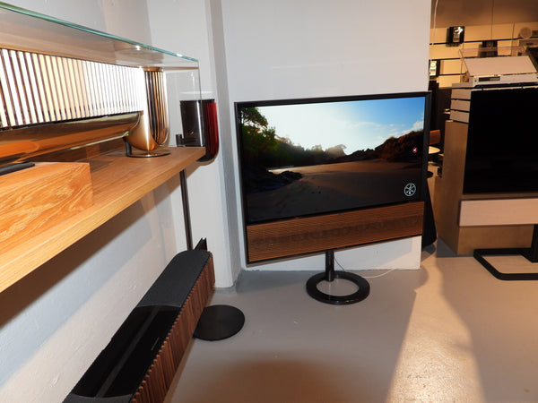 Beovision Contour 48" Black Anthracite & Smoked Oak