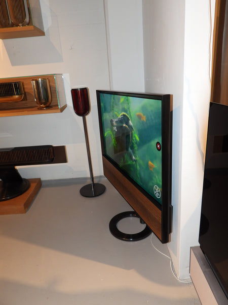 Beovision Contour 48" Black Anthracite & Smoked Oak