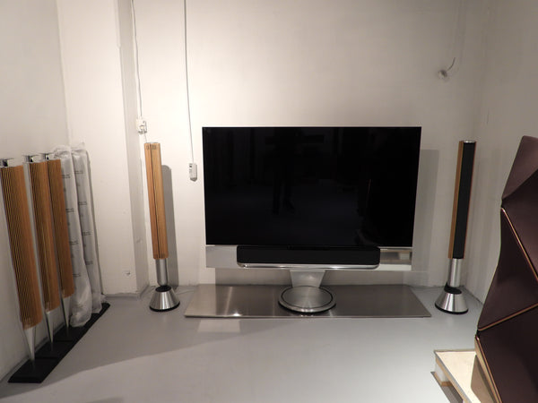 BEOsound Theatre 77”TV