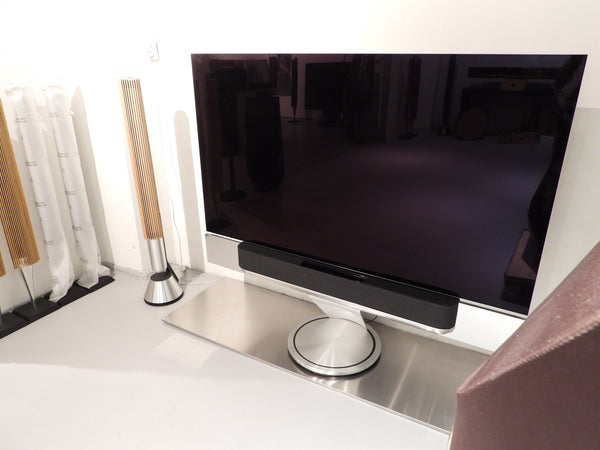 BEOsound Theatre 77”TV