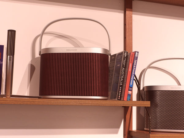 BEOsound A5 Aluminium Bespoke / Atelier Cover Cranberry Red