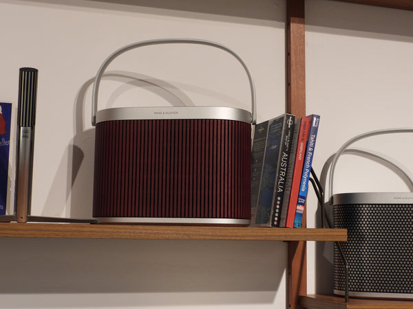 BEOsound A5 Aluminium Bespoke / Atelier Cover Cranberry Red