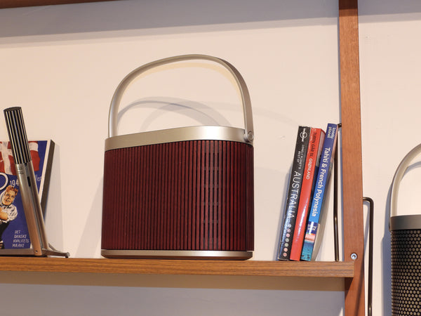 BEOsound A5 Aluminium Bespoke / Atelier Cover Cranberry Red