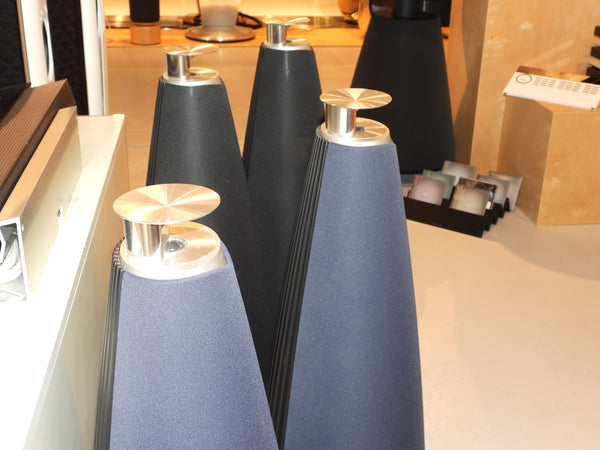 BEOlab 20 Mk2  Bespoke / Atelier farve: Parisian Night Blue