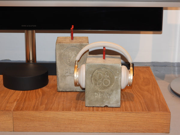 BEOplay Høretelefon Holder – Display Edition