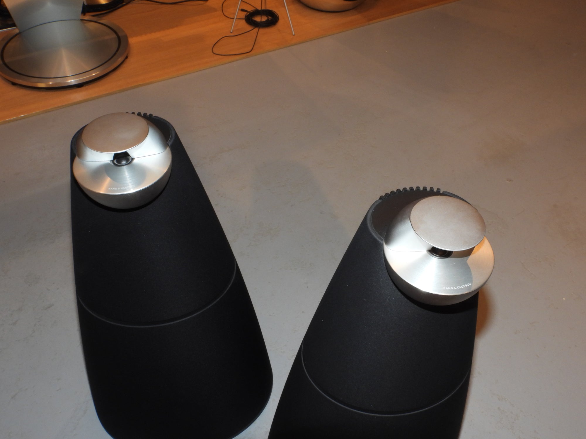 BEOlab 9 Sort – BEOSTÆREN