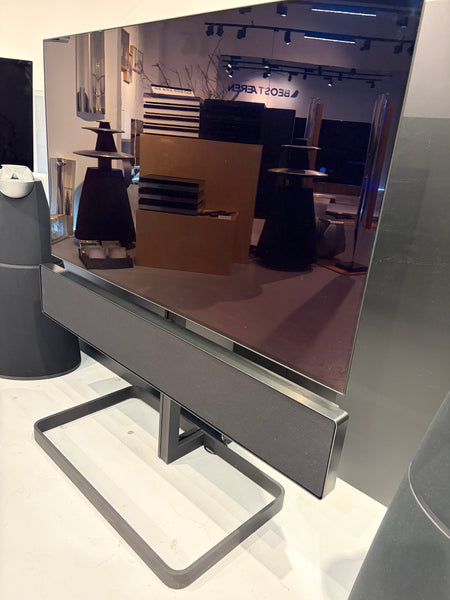 TV LG 48” med BEOsaund Stage ,Gulvstand og BEOremote One BT