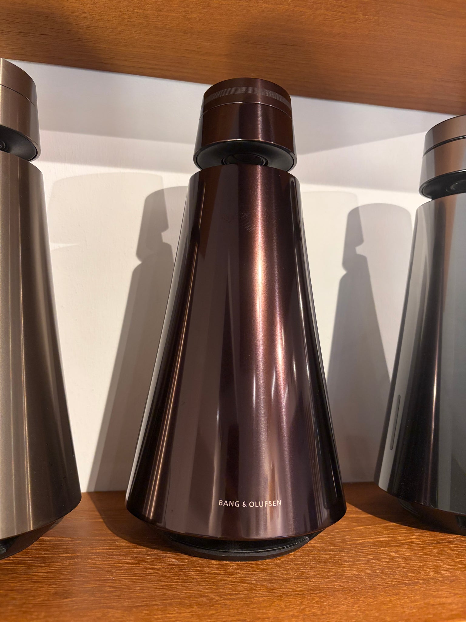 BEOsound 1 – Dark Maroon – BEOSTÆREN