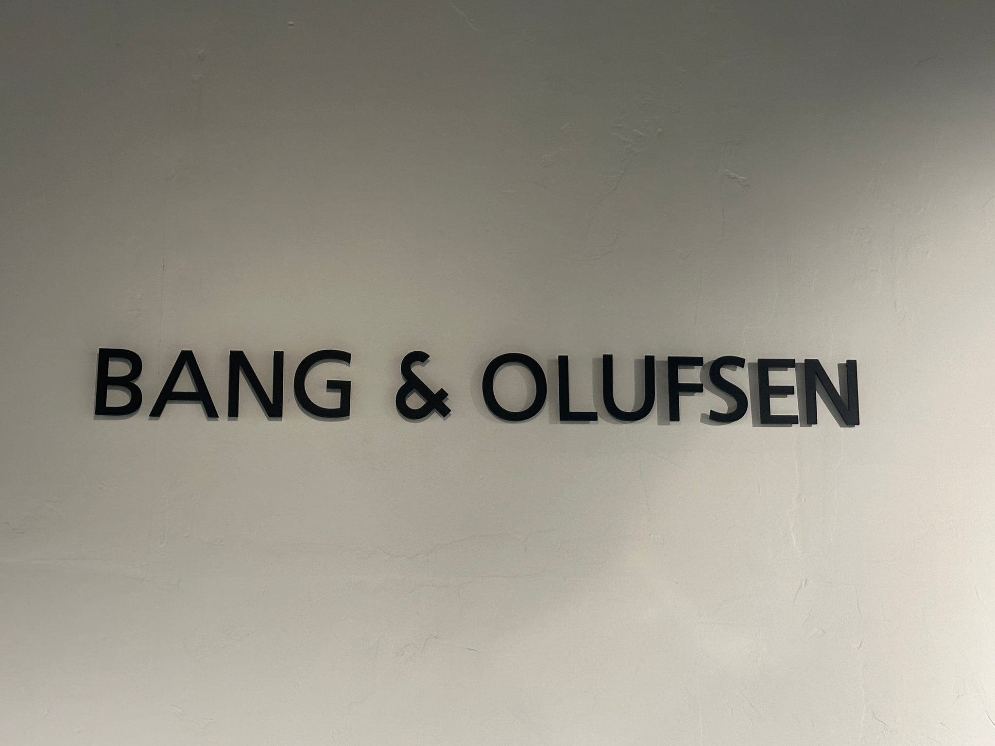 90'erne Bang & Olufsen skilte