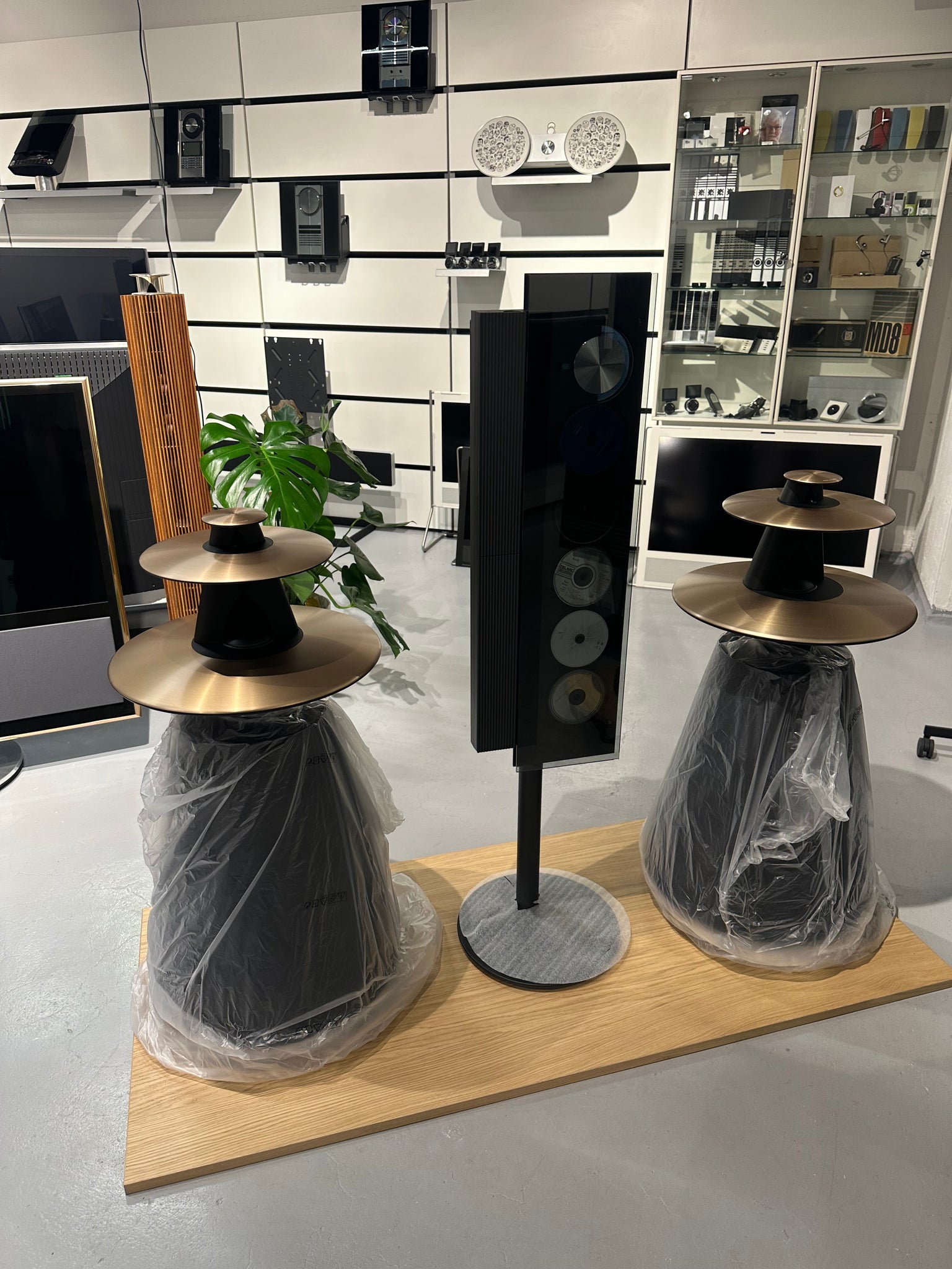 BEOlab 5 Brass – BEOSTÆREN