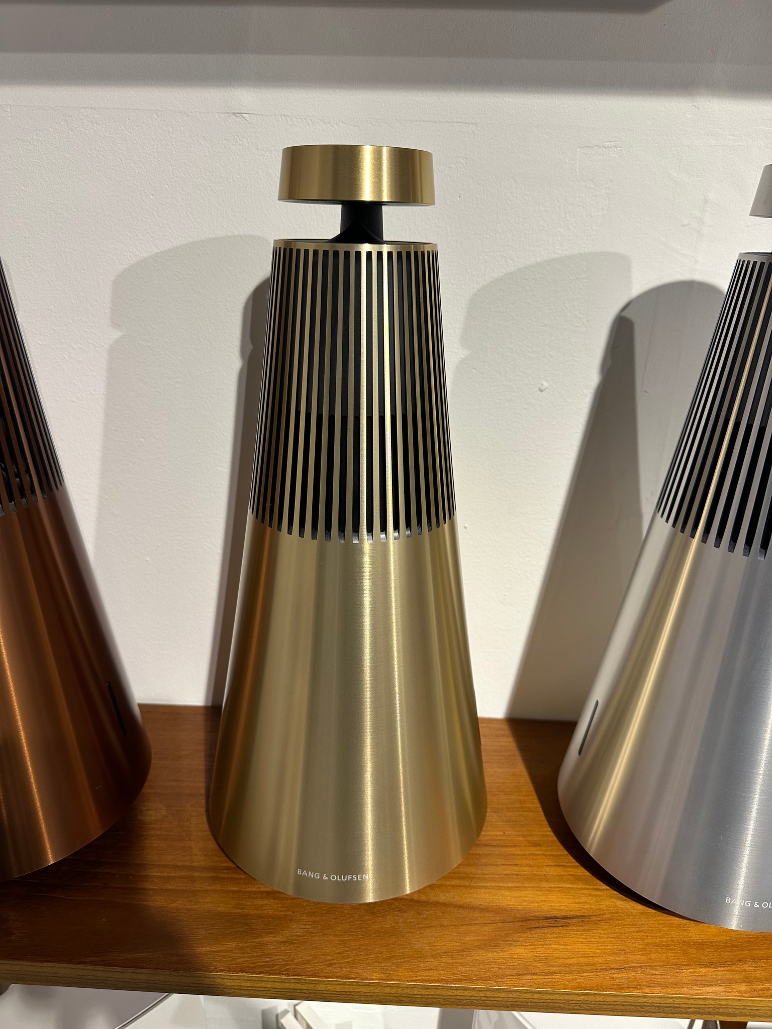 BEOsound 2 Gold Tone Gen.3 – BEOSTÆREN